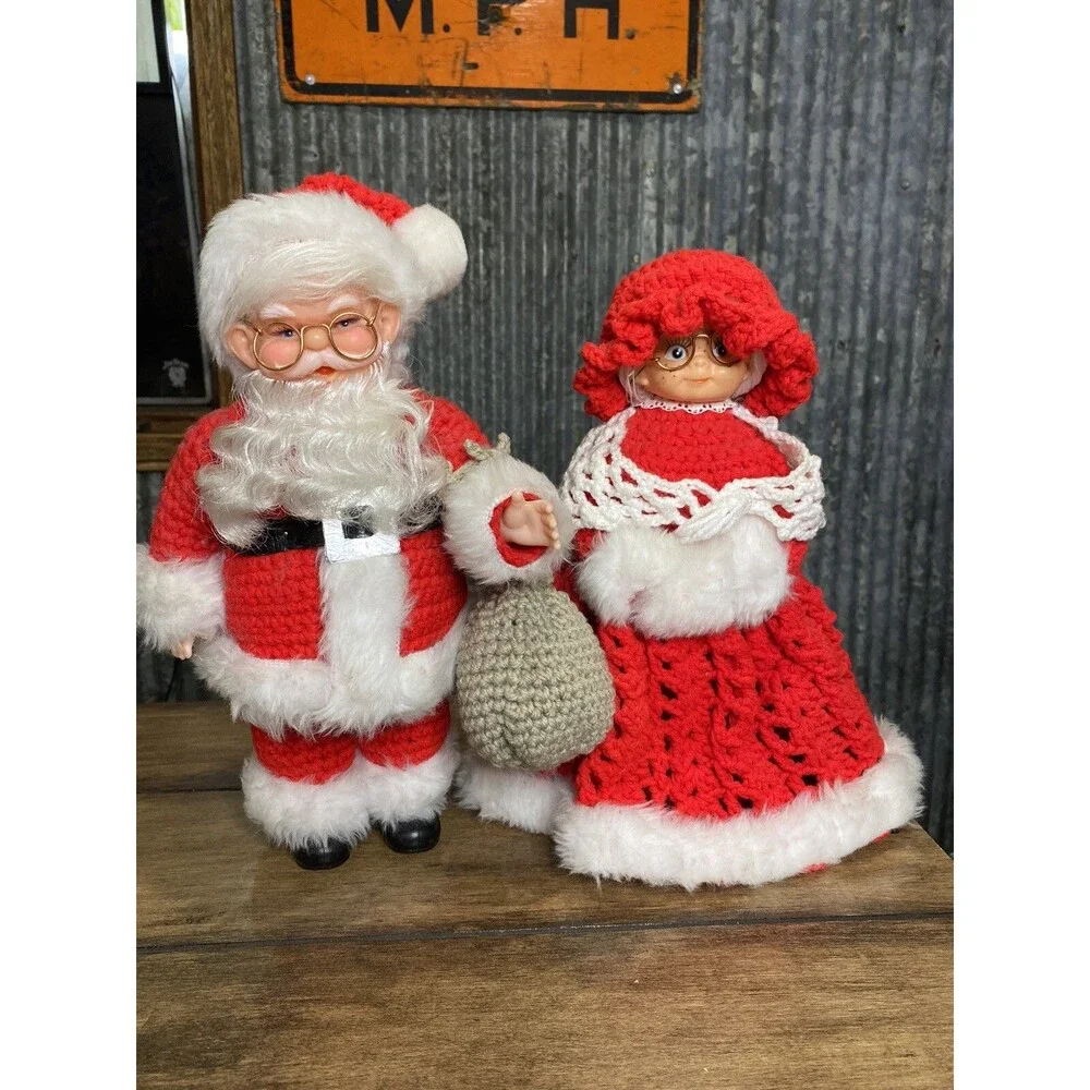 Vintage Santa & Mrs Claus Soap Bottle Set Figures 12
